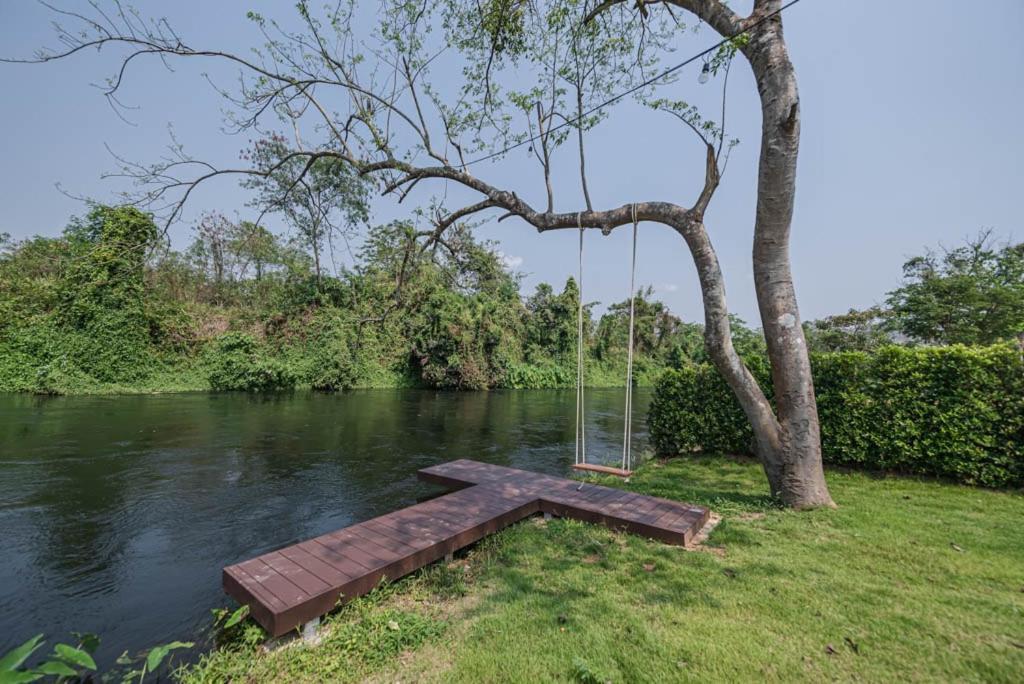 The Tree Riverside Resort Kaeng Krachan Exterior photo